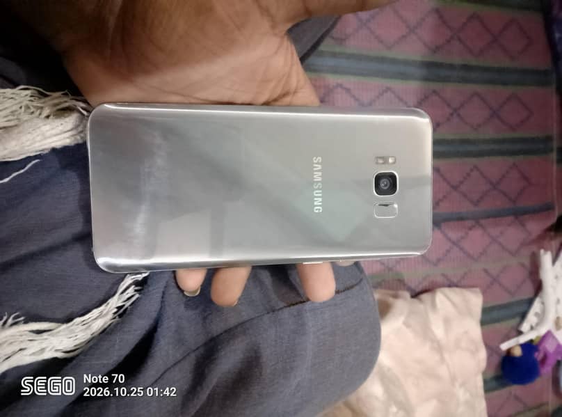 Samsung Mobile S8 Plus 1
