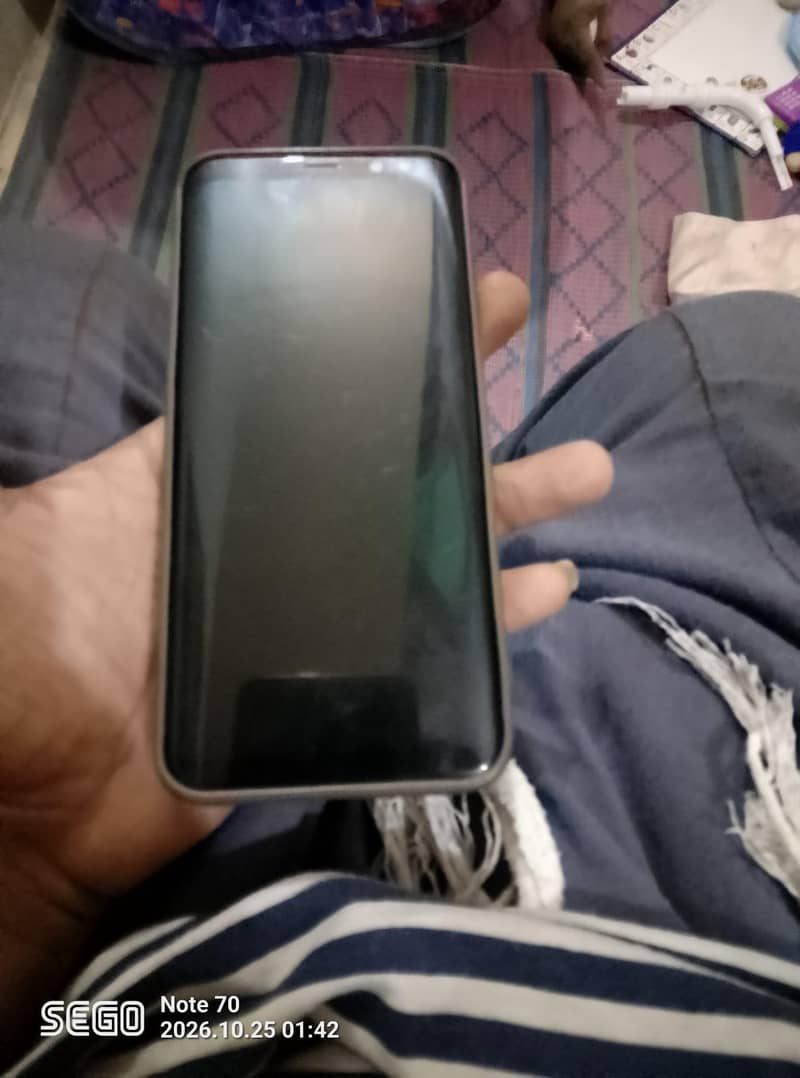 Samsung Mobile S8 Plus 3