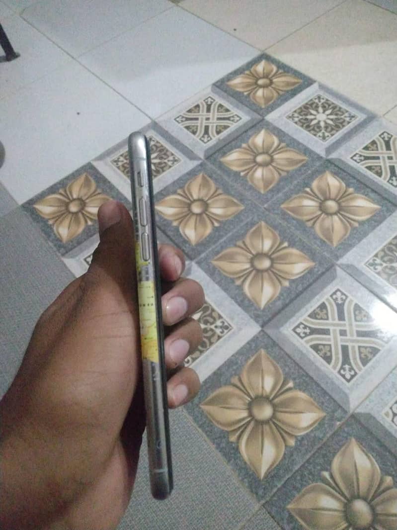 Apple iPhone XS 3