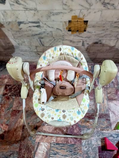 baby cradle/swings