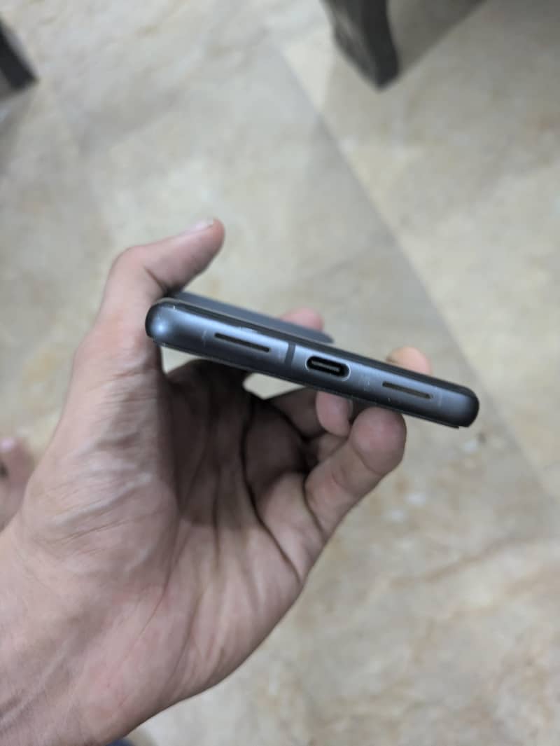 Google Pixel 7 4