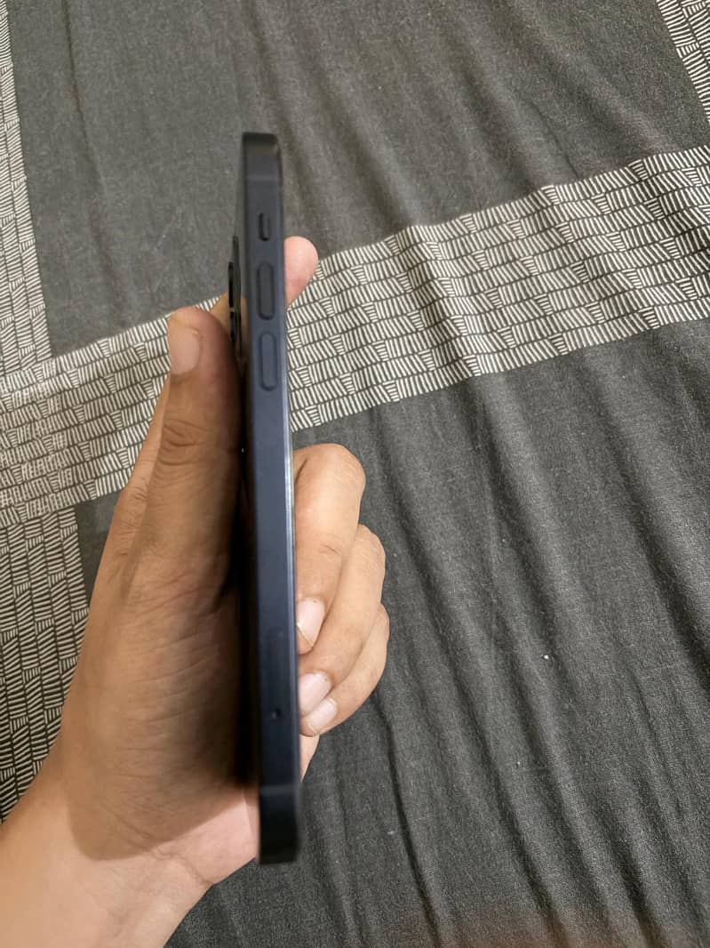 Apple iPhone 12 2