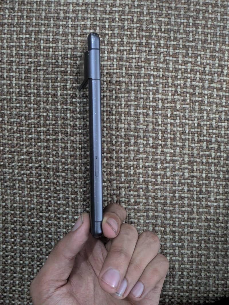 Google Pixel 7 4
