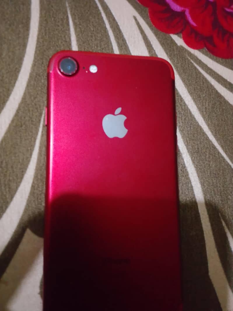 Apple iPhone 7 0
