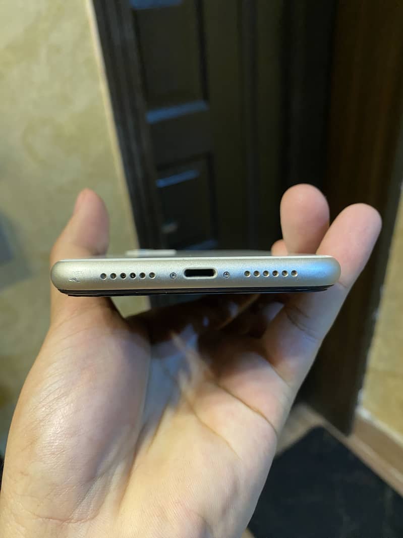 Apple iPhone 11 bypass 4