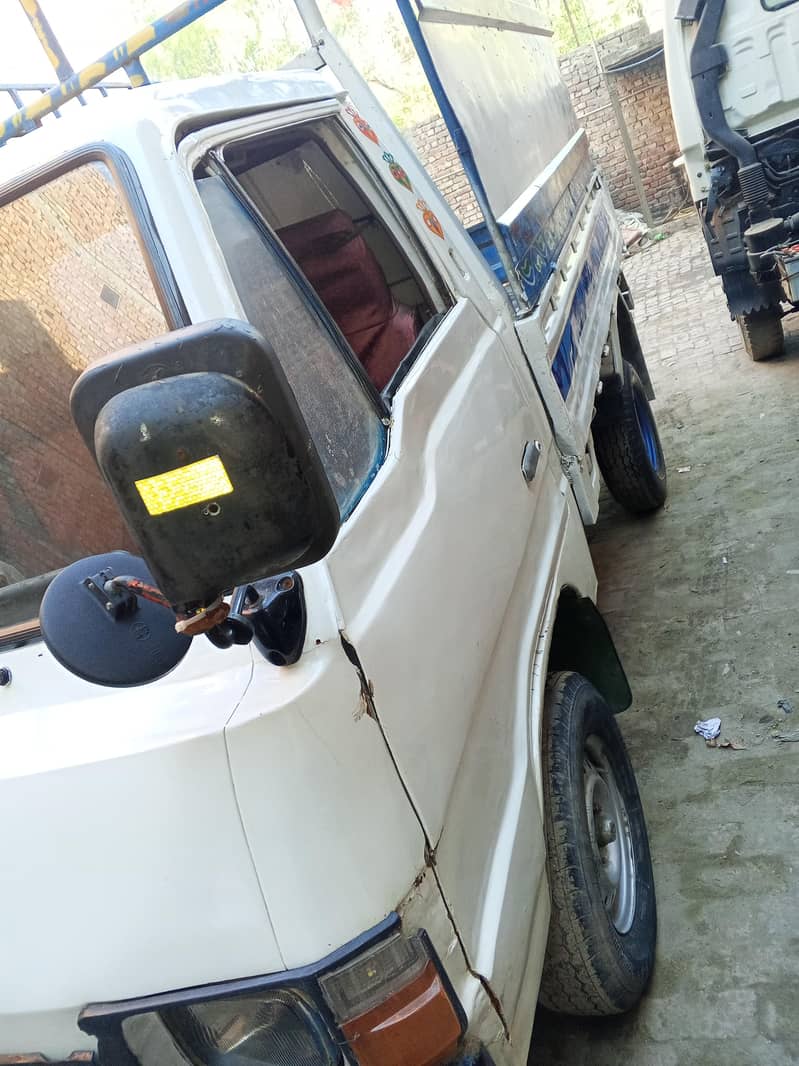 kia seras 4