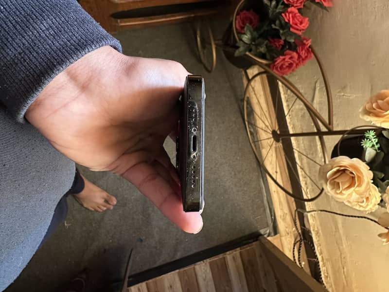 Apple iPhone 13 Pro 4