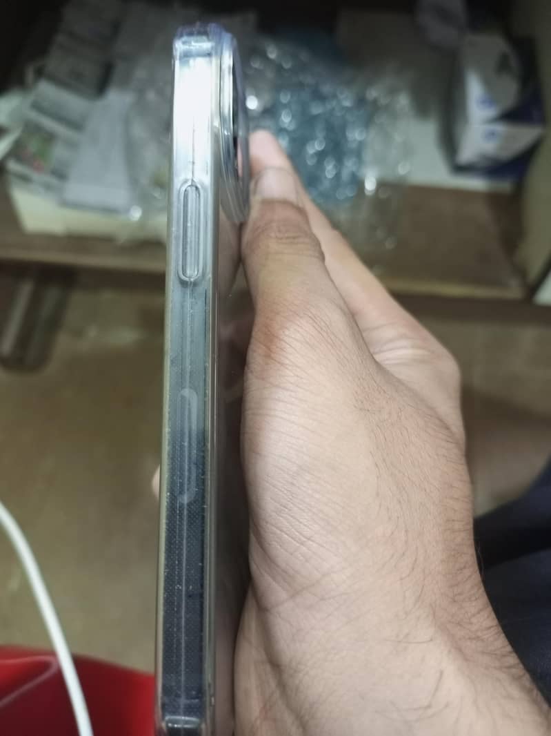 Apple iPhone 13 6