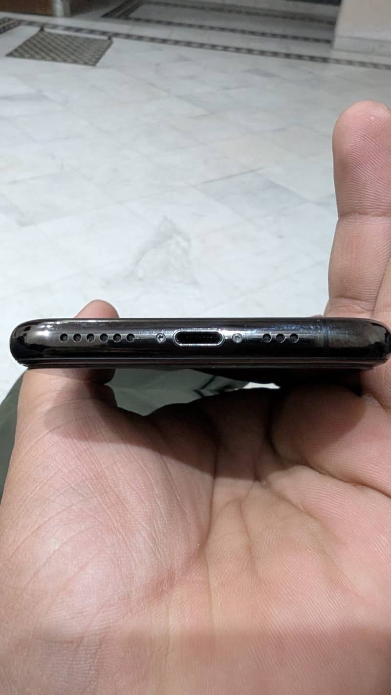Apple iPhone 11 Pro 3