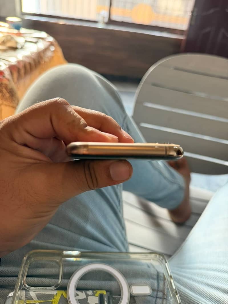 Apple iPhone 11 Pro 5