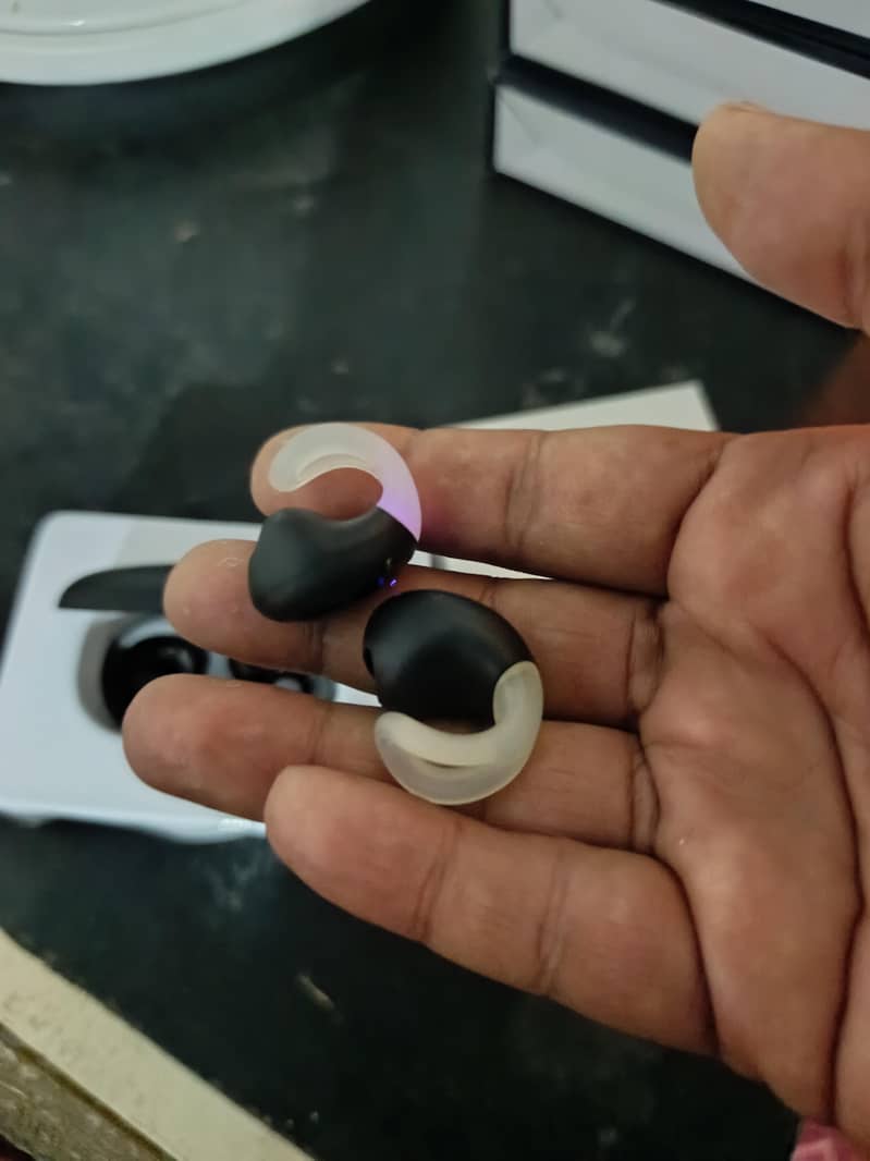 TWS Earclips 1