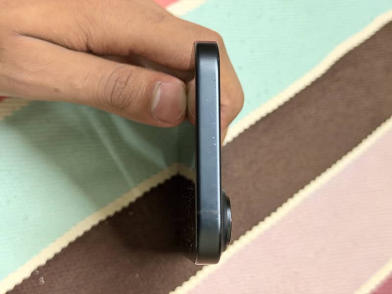 Apple iPhone 16 jv 5