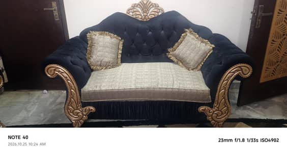 7 seater sofa black and gold