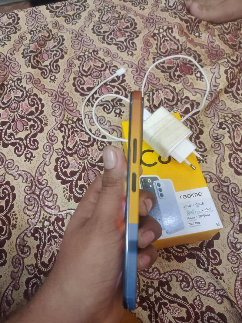 Realme C85 3