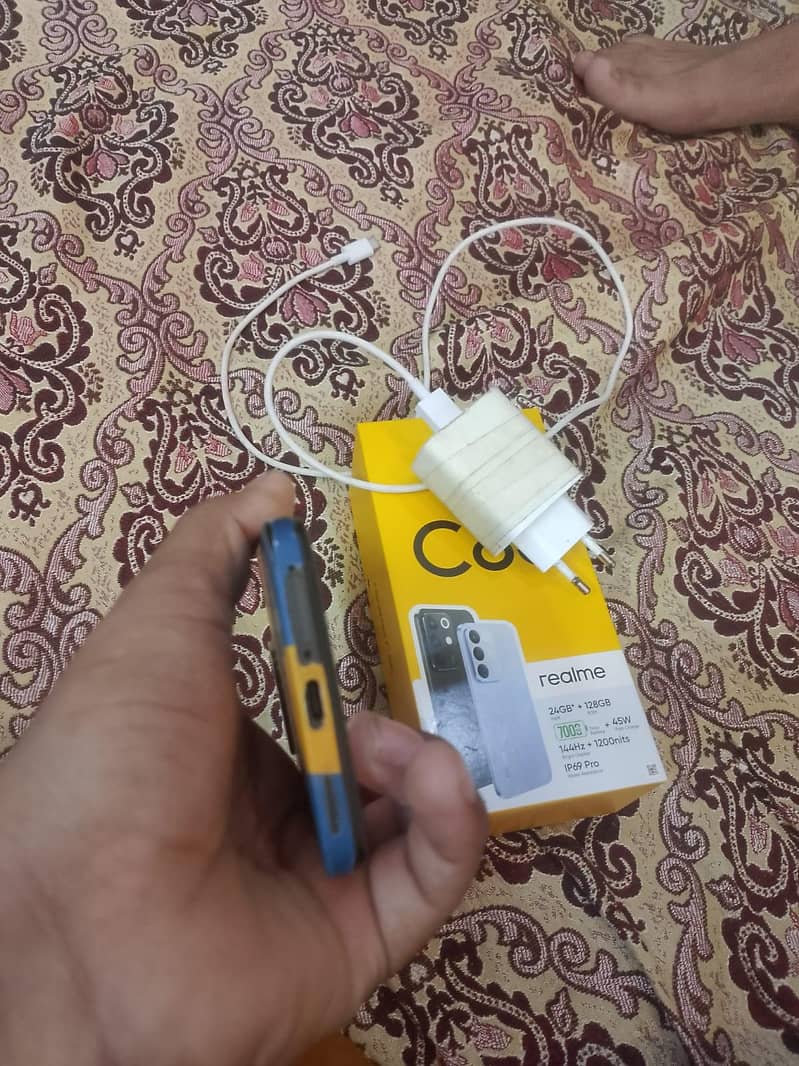 Realme C85 4