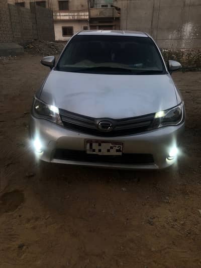 Toyota Corolla Axio 2012