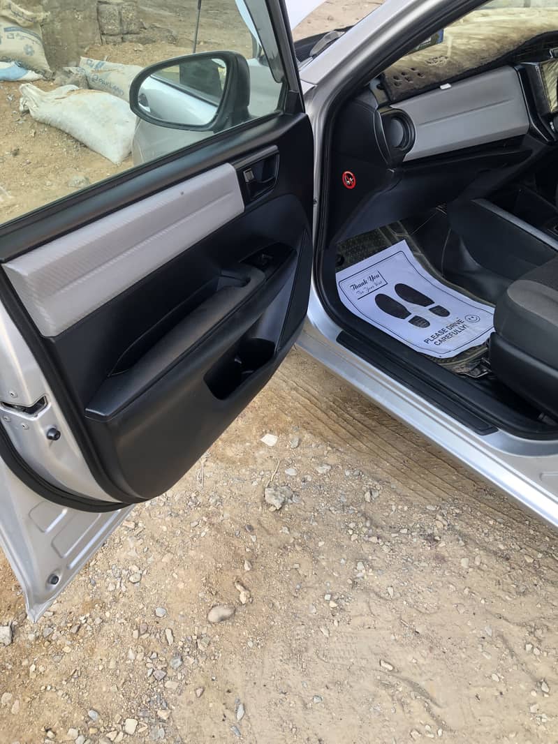Toyota Corolla Axio 2012 3
