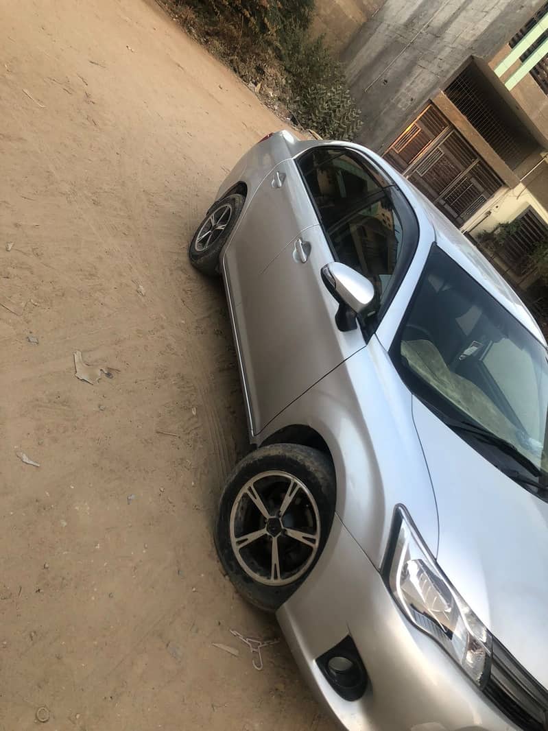 Toyota Corolla Axio 2012 10