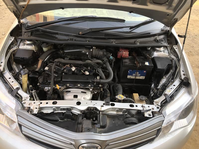 Toyota Corolla Axio 2012 11