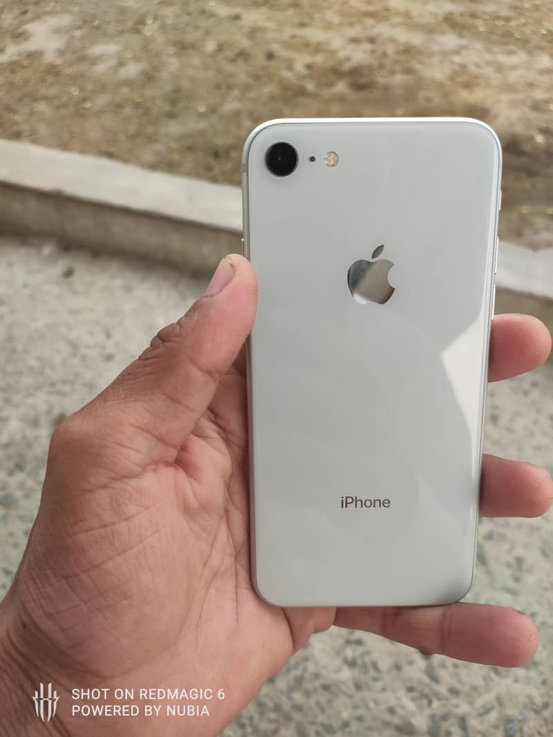 Apple iPhone 8 4