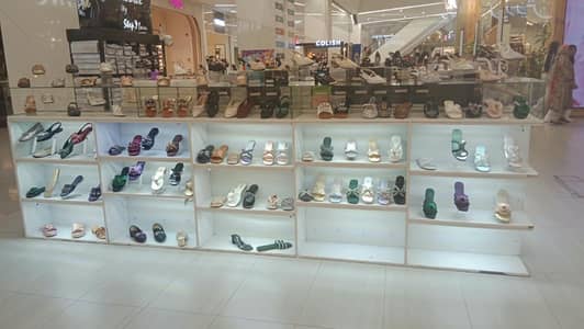 shoe kiosk display