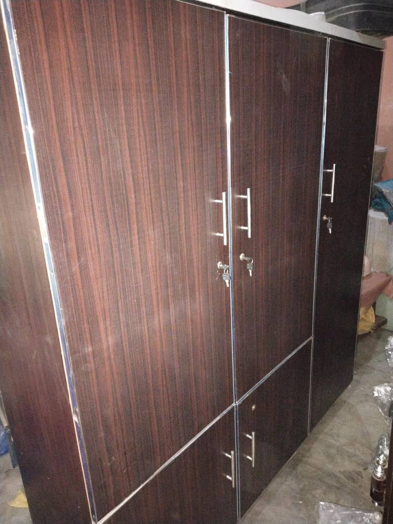 Clothes almari 3 side 0