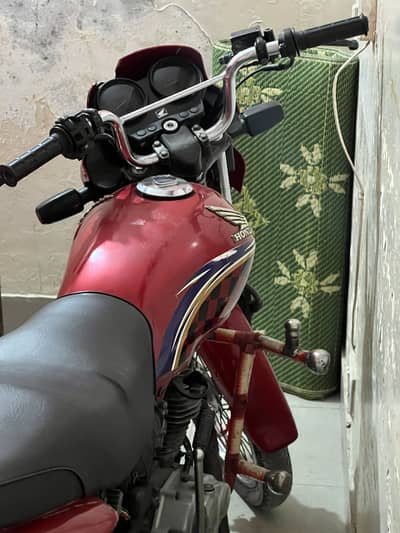 Honda 125 deluxe 2013