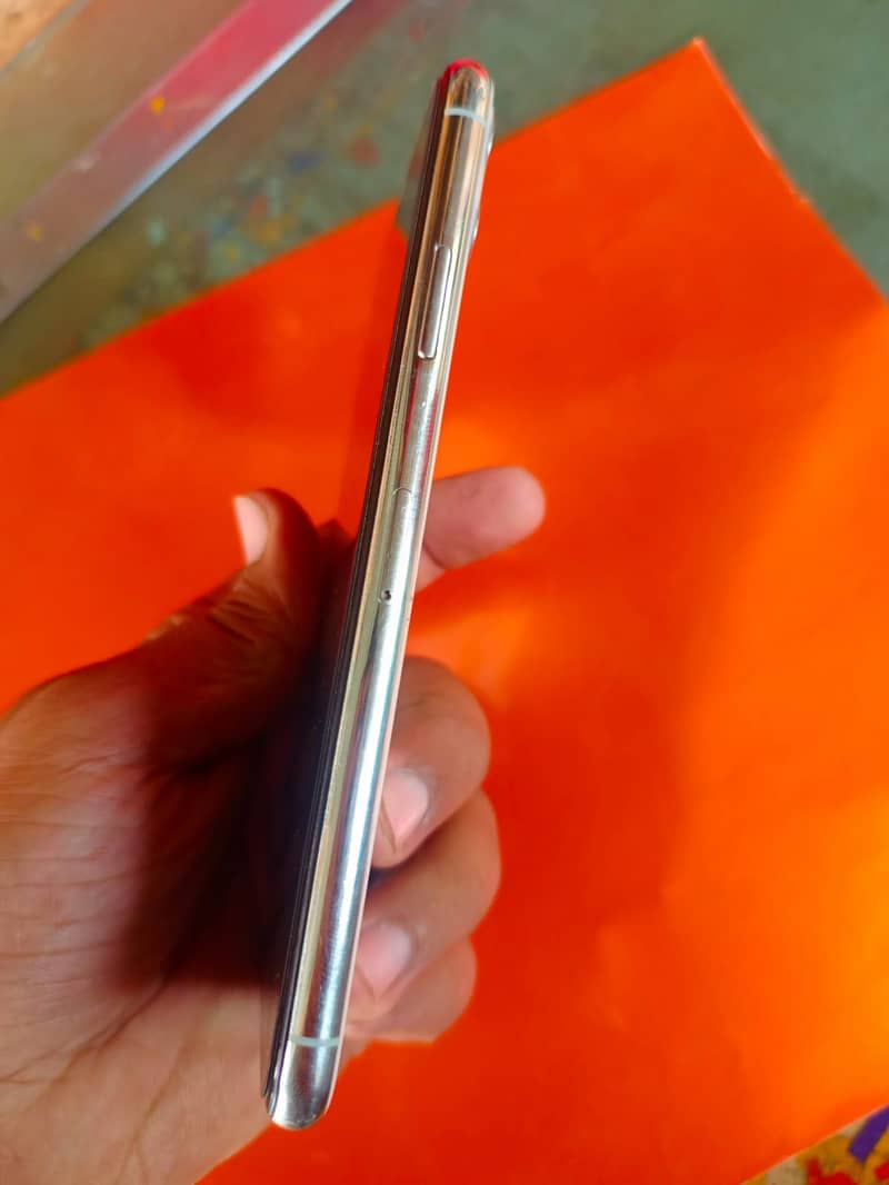 Apple iPhone 11 Pro Max 5