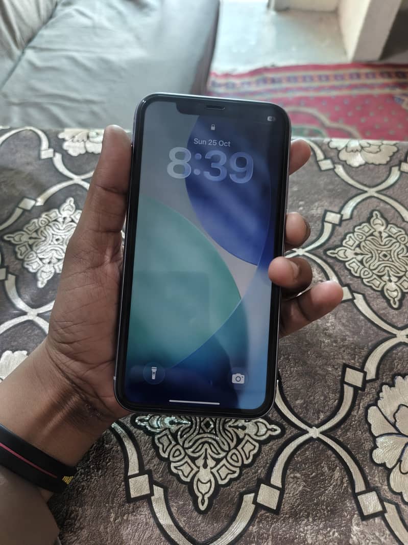 Apple iPhone 11 4