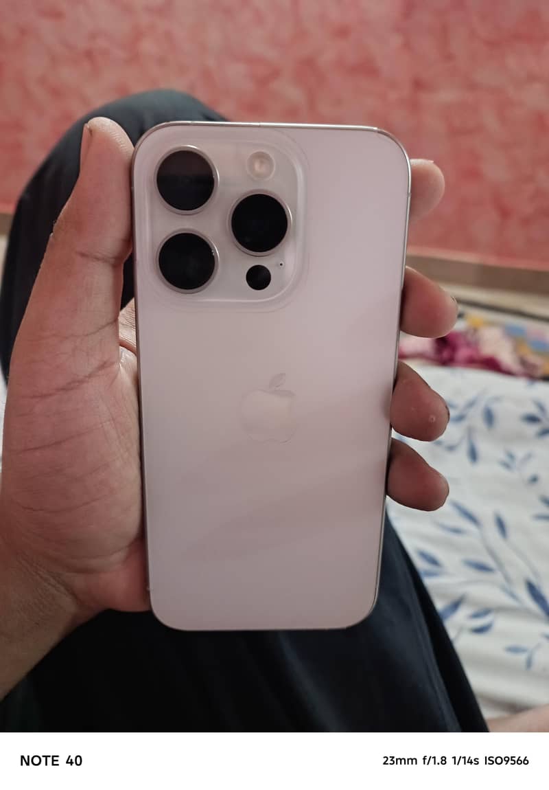 Apple iPhone 15 Pro 0