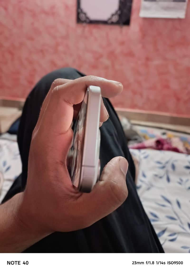 Apple iPhone 15 Pro 1
