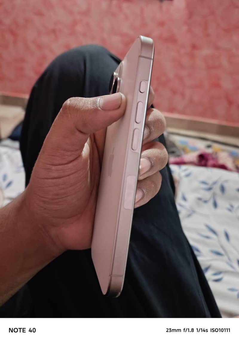 Apple iPhone 15 Pro 2