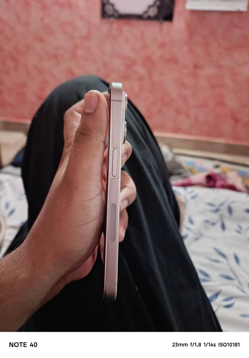Apple iPhone 15 Pro 3