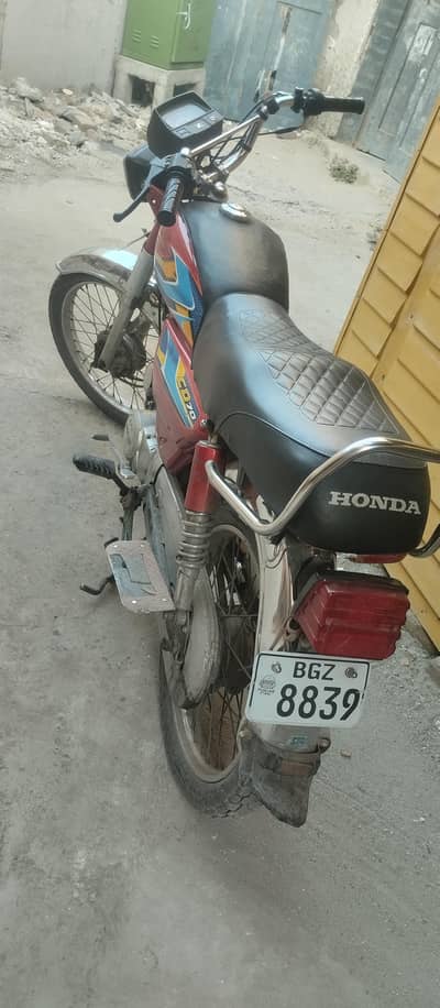 Union star cc70 condition saf ha koi Kam nai ha bike main koi Kam nai