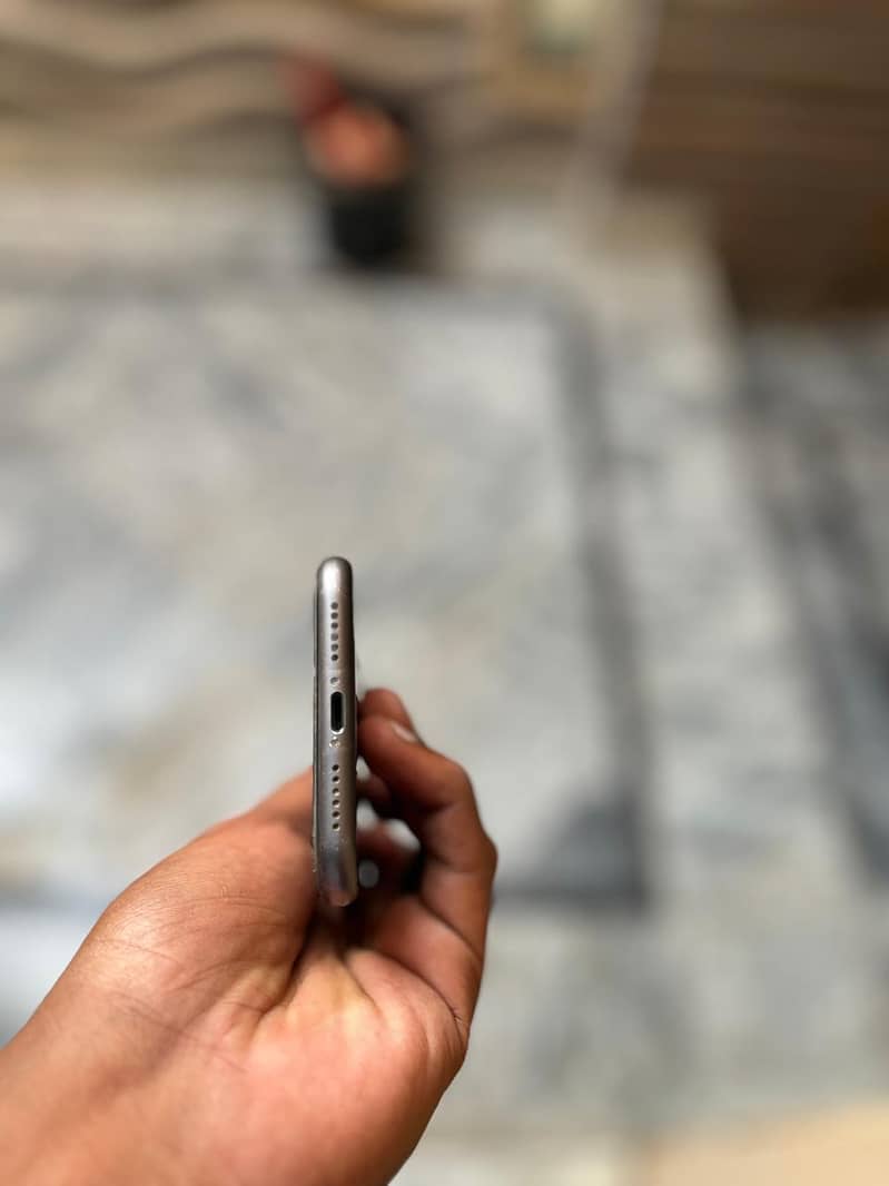 Apple iPhone 11 1