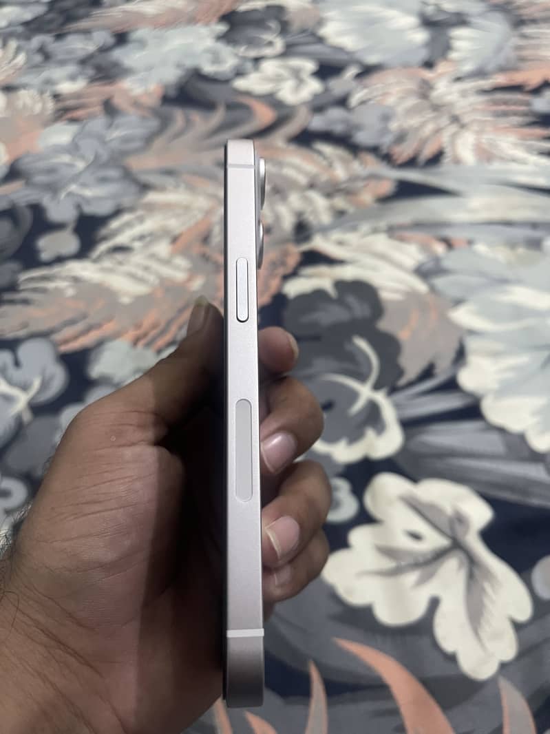 Apple iPhone 14 2