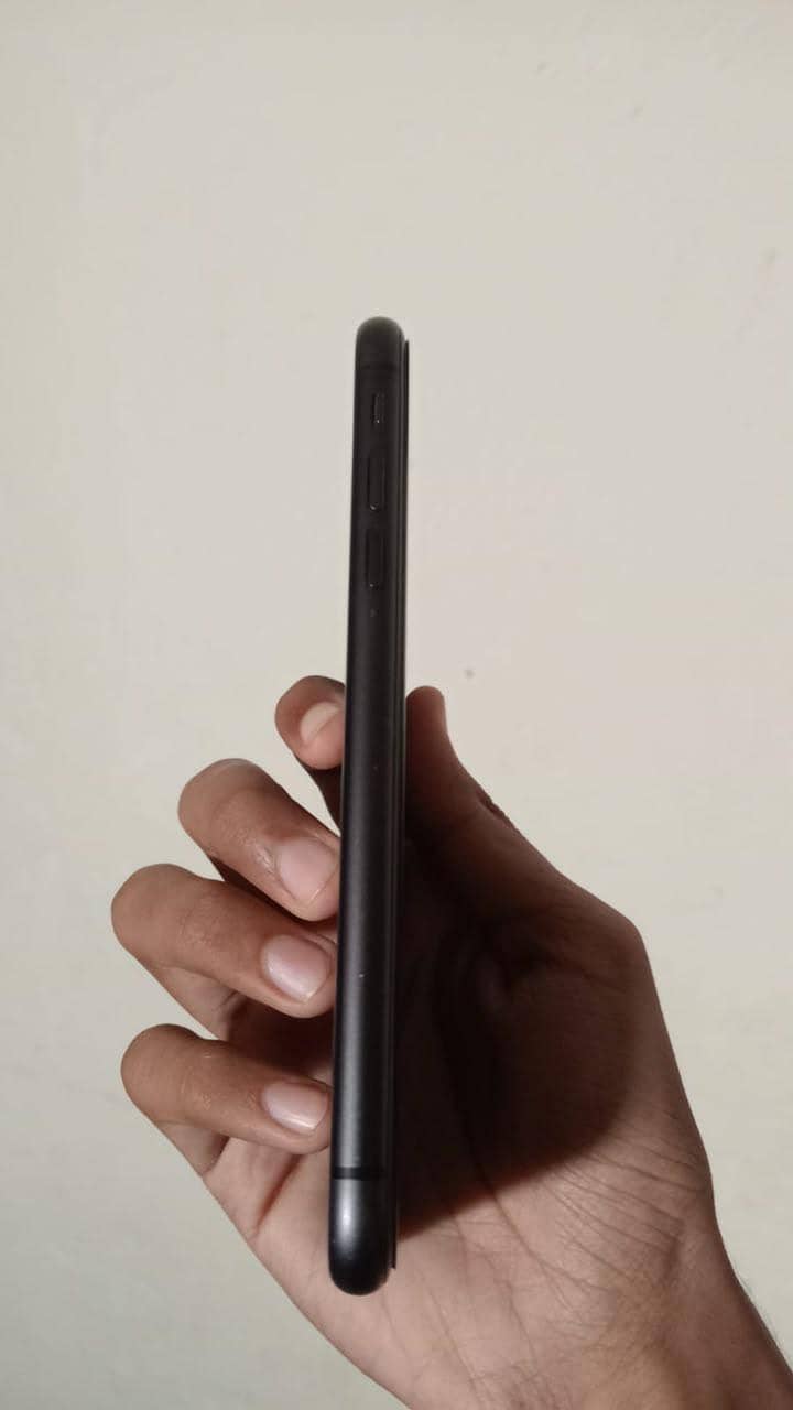 Apple Iphone 11 4