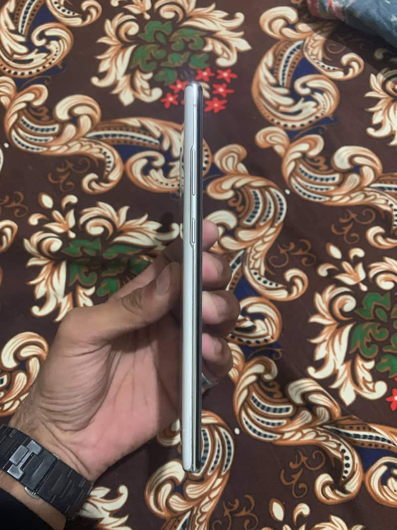 Samsung Mobile Note 10 Plus 6