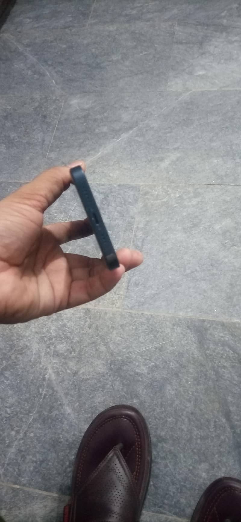 Apple iPhone 13 2