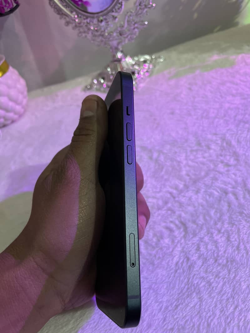 Apple iPhone 13 3