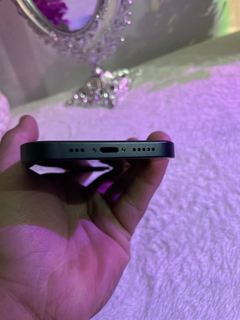 Apple iPhone 13 4