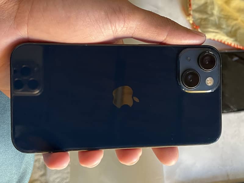 Apple iPhone 13 5