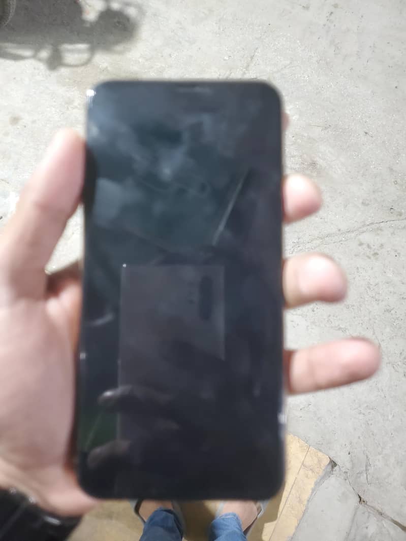 Apple iPhone XS Max 1