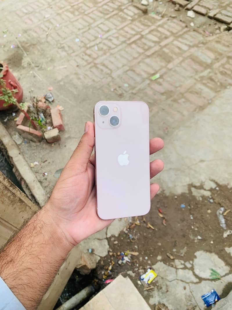 Apple iPhone 13 1