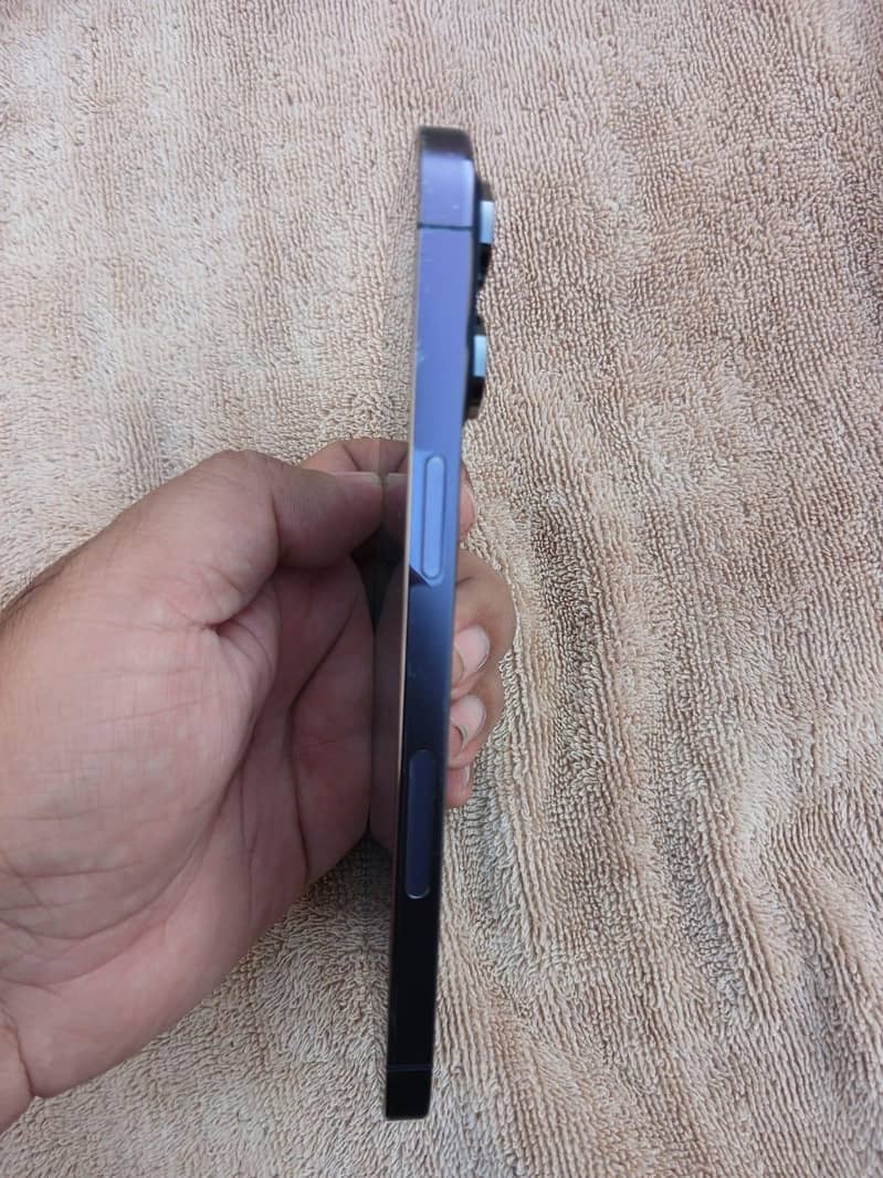 Apple iPhone 14 Pro Max 4