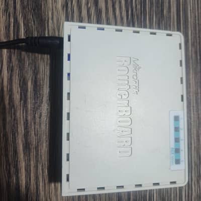 Mikrotik hEX RB-750Gr3 Router