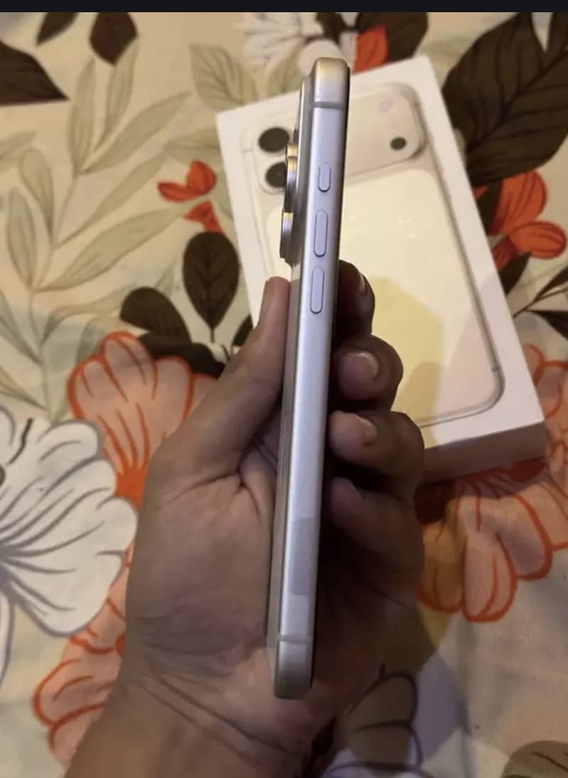 Apple iPhone 17 Pro Max jv 2