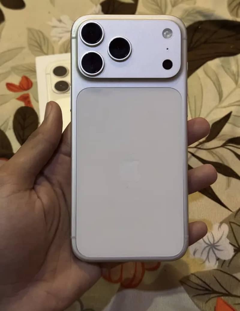 Apple iPhone 17 Pro Max jv 3