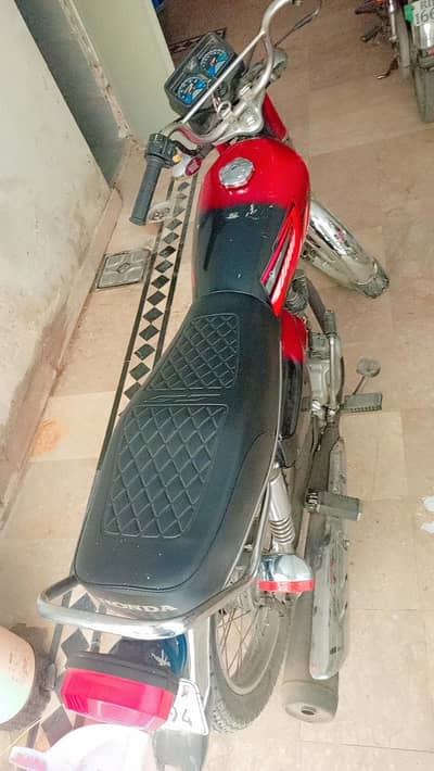 125 urgent sale 2017 model
