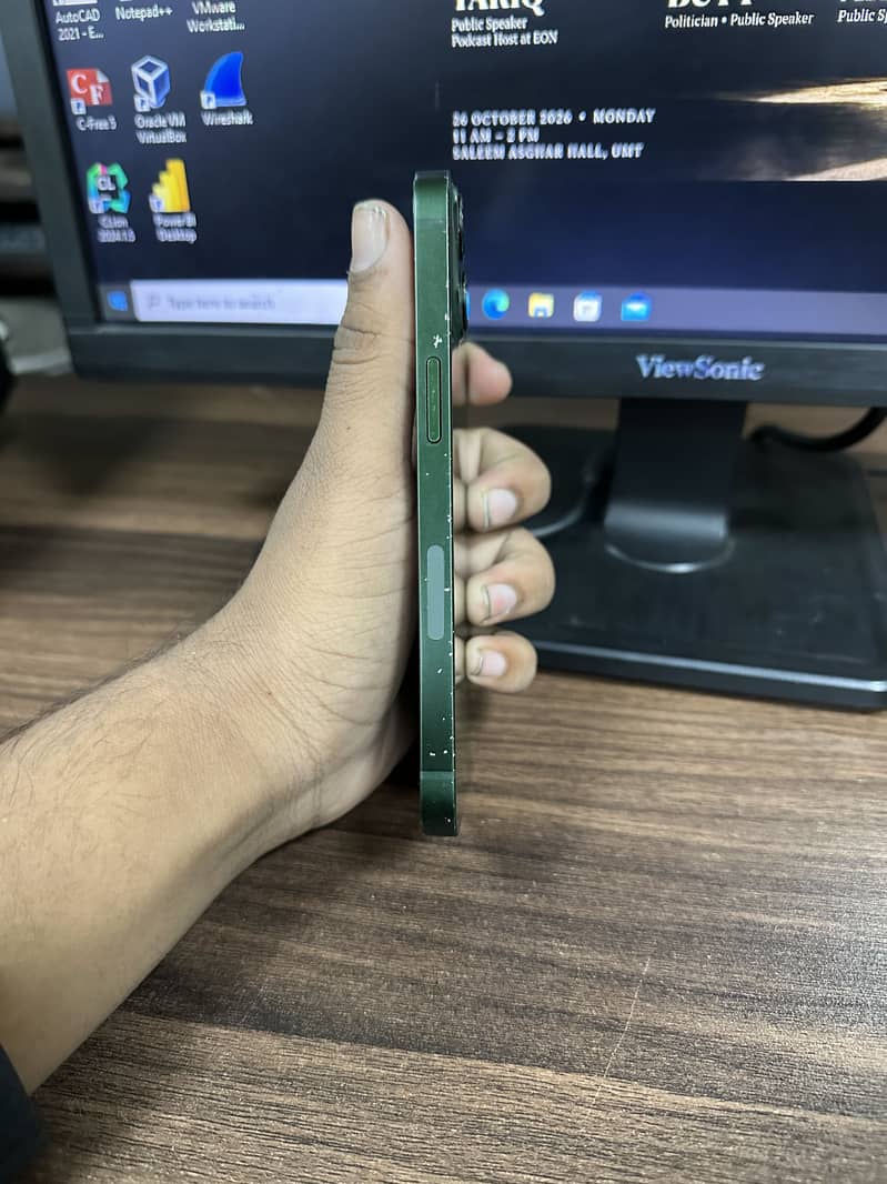 Apple iPhone 13 1